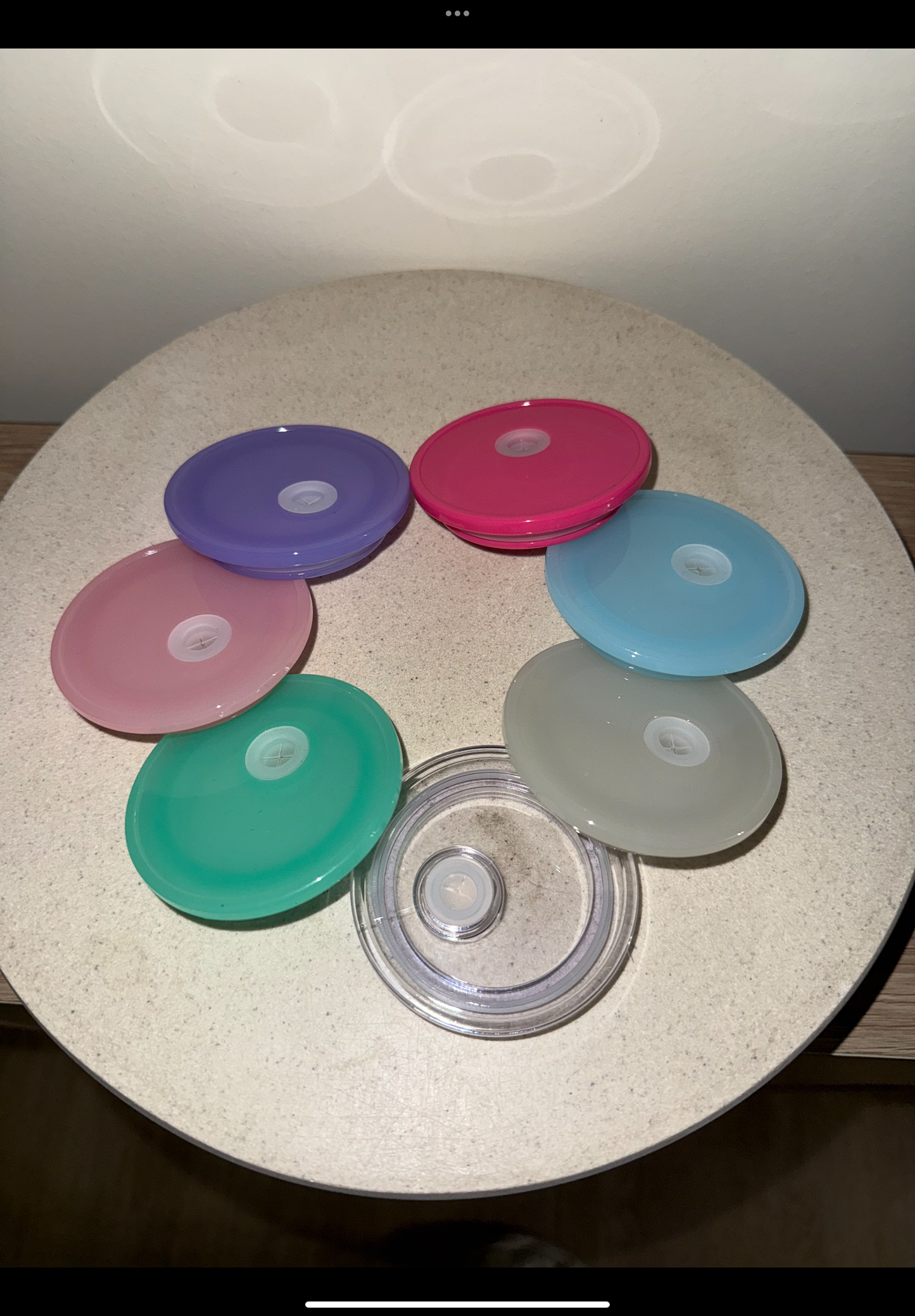 Coloured lids