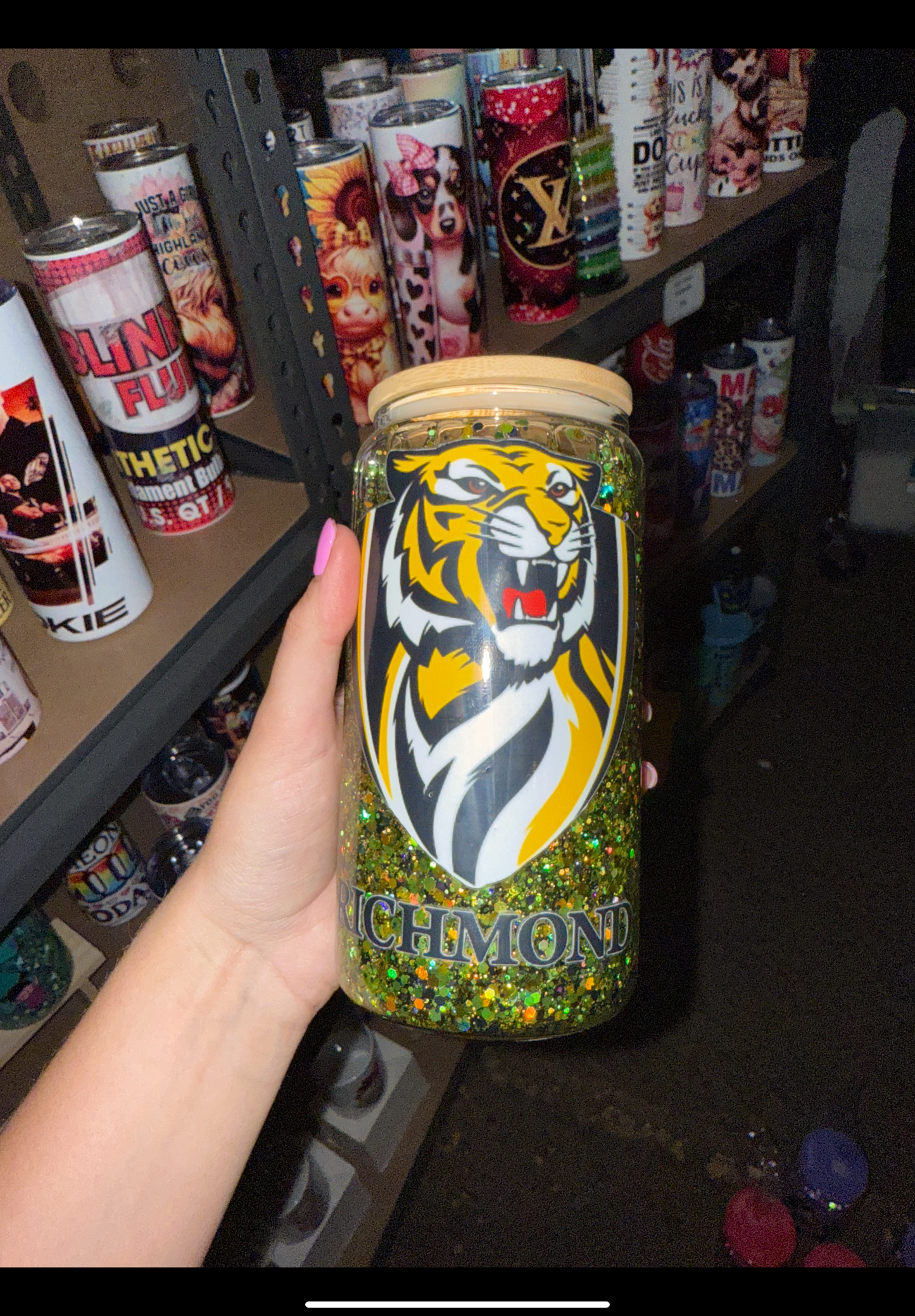 Richmond glass snowglobe