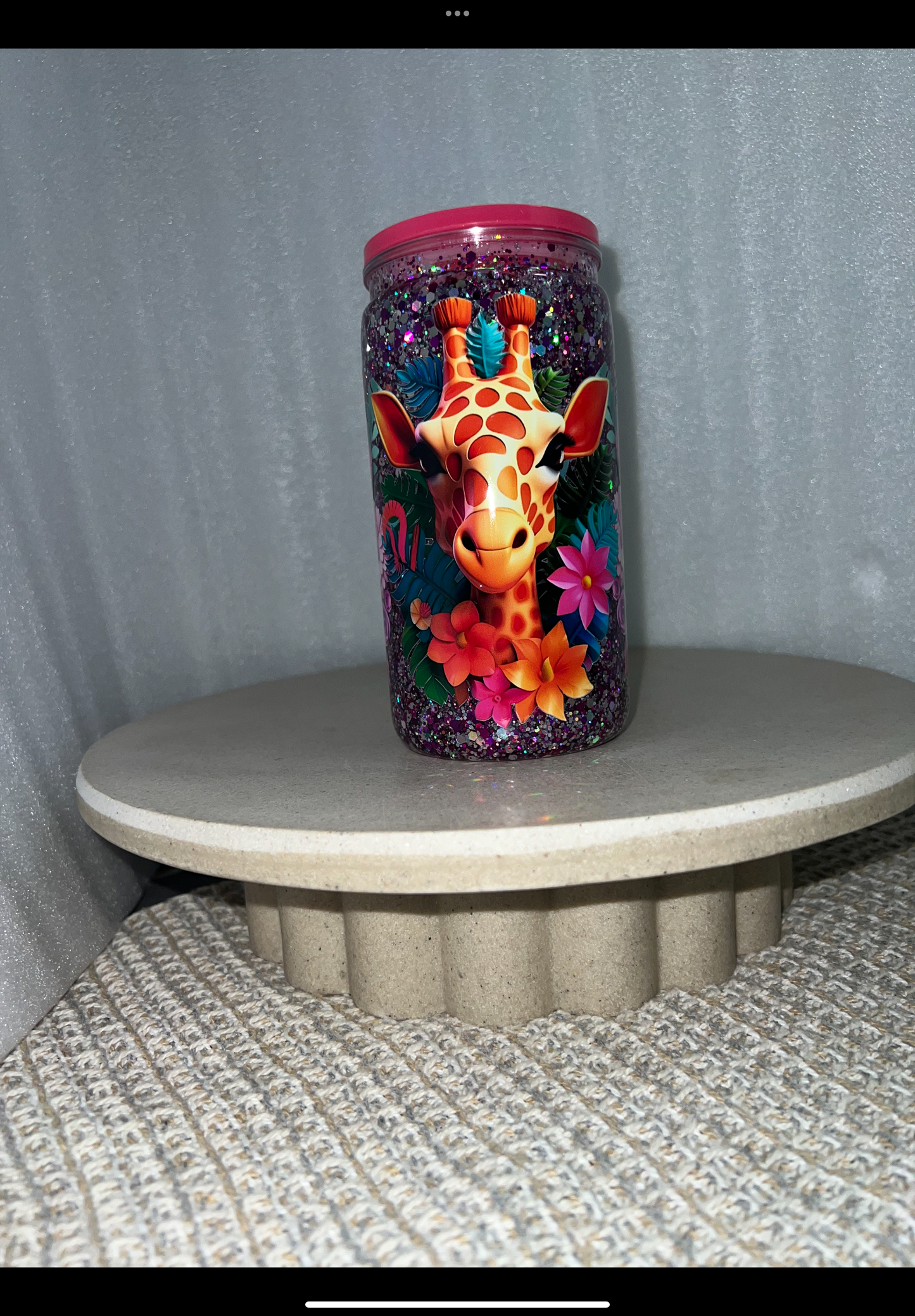 Giraffe snowglobe