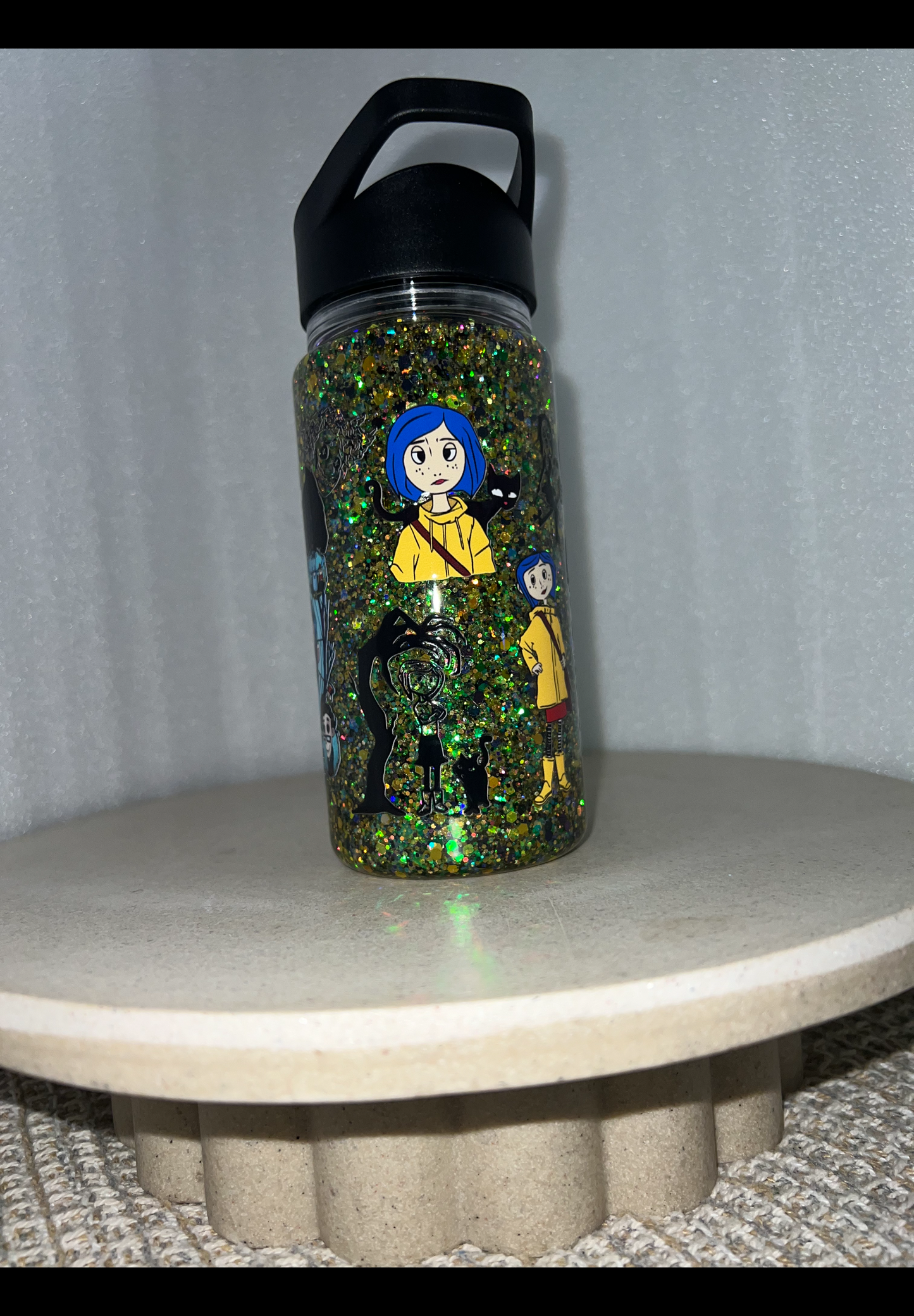Coraline snowglobe drink bottle
